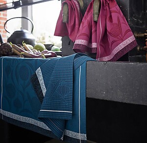 Le Jacquard Francais L'ail Blue Cotton Kitchen Hand Towel