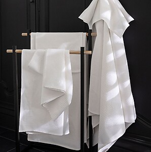 Le Jacquard Francais Pois de Senteur White Towels
