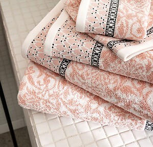 Le Jacquard Francais Charme Pink Towels