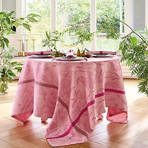 Le Jacquard Francais A l'orangerie Pink Table Linens