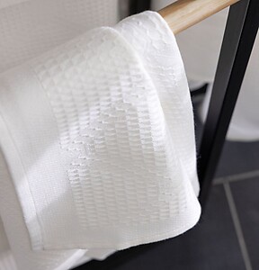 Le Jacquard Francais Pois de Senteur White Towels