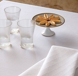 Le Jacquard Francais Club White Table Linens